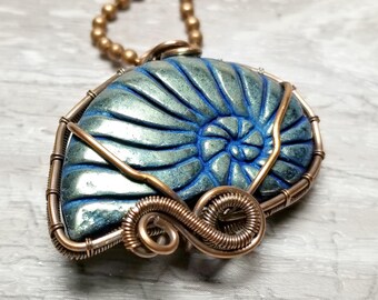Seashell Conch Necklace – Wire Wrapped Pyrite Pendant, Handmade Ocean‑Inspired Jewelry for Her