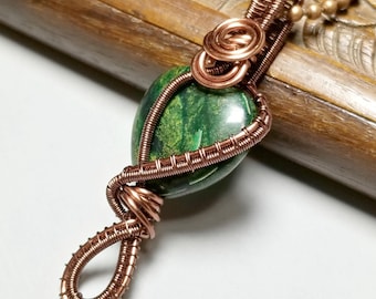 Hand-Woven Forest Heart: Verdant Green Stone Pendant in Intricate Copper Wire Art
