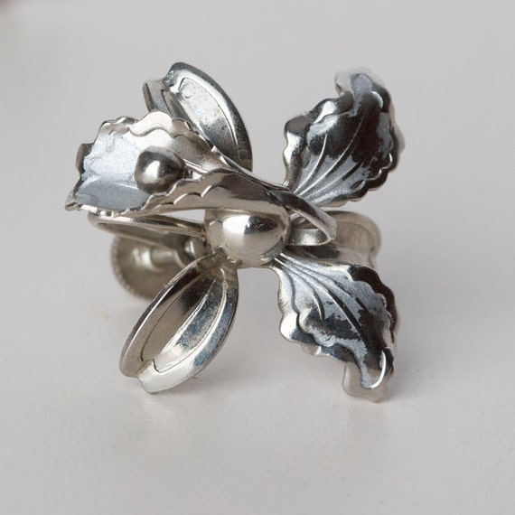 Vintage Silver Tone Lily Flower Screw Back Earrings Vintage | Etsy