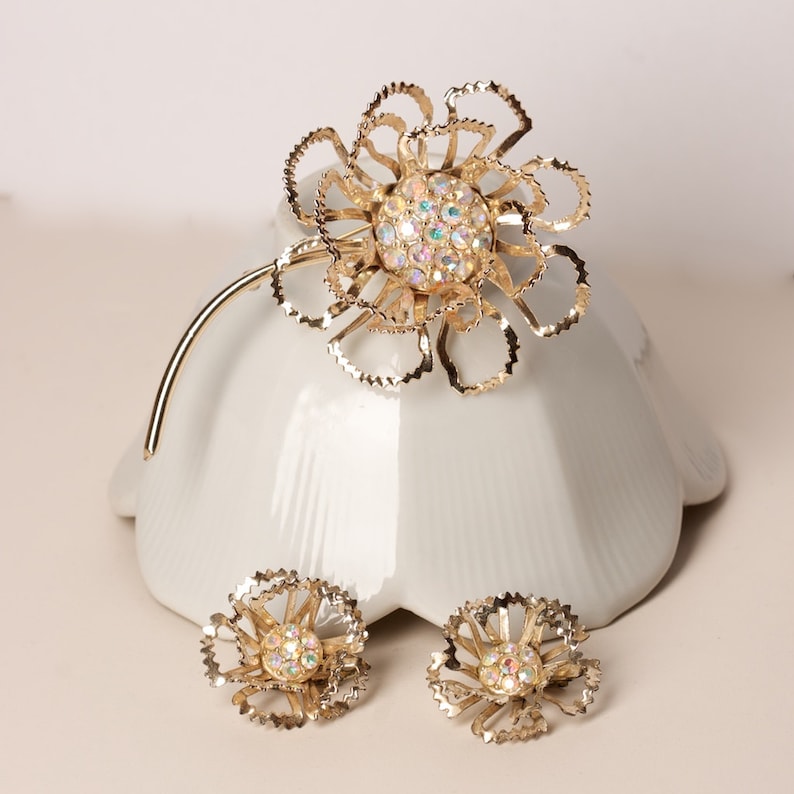 vintage jewelry set Aurora Borealis Rhinestone Sarah Coventry ALLUSION Aurora Borealis Rhinestone Floral Goldtone Brooch and Earring Set