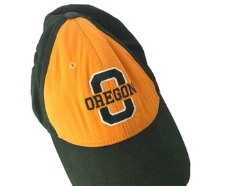 Vintage OREGON DUCKS Strapback Hat Captivating Headwear University of Oregon