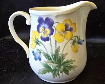 Noritake Gala Cuisine Conservatory - Lattiera in ceramica con motivo floreale - Fiori di viola del pensiero giapponesi
