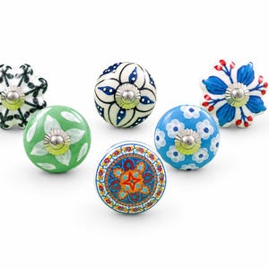 Set di 6 pomelli in ceramica per mobili, pomelli per cassetti con design misti dipinti a mano, collezione completa