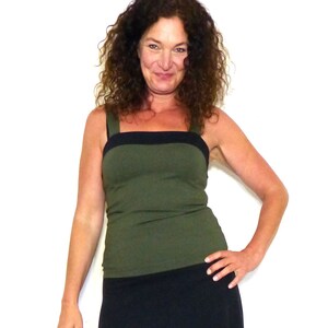 Top in 2 colors with wide straps, olive, black