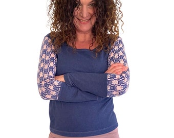 Shirt, warm in camel, mixed with retroflowers in turquoise