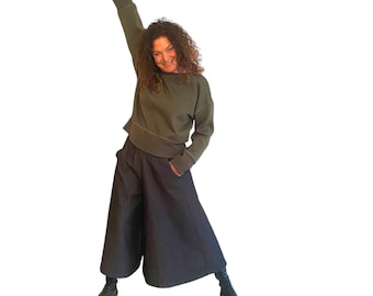 Culottes made of stretchy jeans in black, one size 36-42