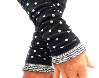 Arm warmers, fingerless gloves in black dots, ruffle black and white