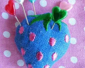 small pincushion "denim strawberry"