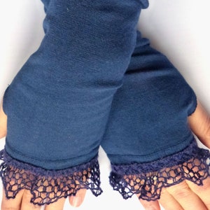 Cuffs, arm warmers with thumb hole navy, ruffle image 3