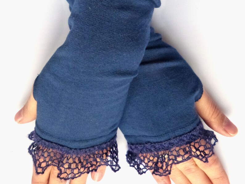 Cuffs, arm warmers with thumb hole navy, ruffle image 3