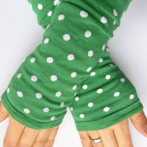Arm warmers, fingerless gloves in green, white dots image 2
