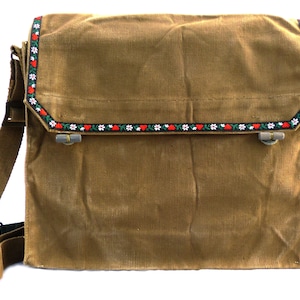 Herzborte, oliv, recycelte Laptop-, Schultasche, Umhängetasche Damen, Umhängetasche Herren