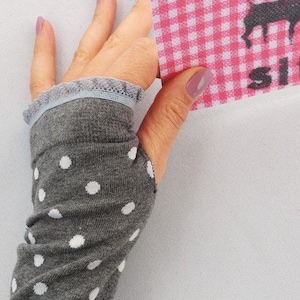 Cuffs, arm warmers with thumb hole, gray dotted image 1