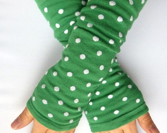 Arm warmers, fingerless gloves in green, white dots