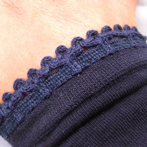 Arm warmers, fingerless gloves in navy blue with blue trim image 3