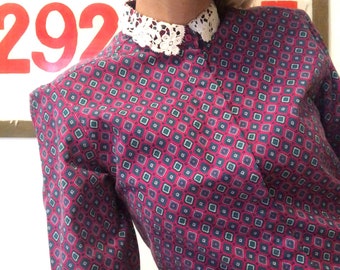 Small - Medium Vintage Printed Cotton Blouse with Lace Collar
