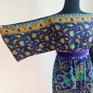 Small - Medium Vintage Paisley Maxi Dress with Velvet Ribbon Belt : 1970&#39;s