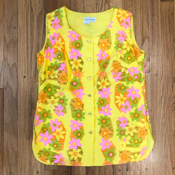 Medium Vintage Hawaiian Shirt : Yellow Floral Sle… - image 2