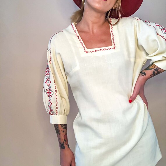 Vintage Ivory Embroidered Tunic Dress with Balloon
