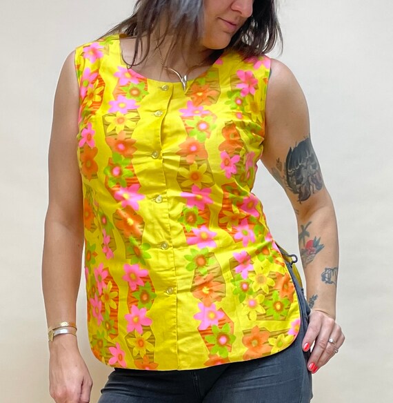 Medium Vintage Hawaiian Shirt : Yellow Floral Sle… - image 5