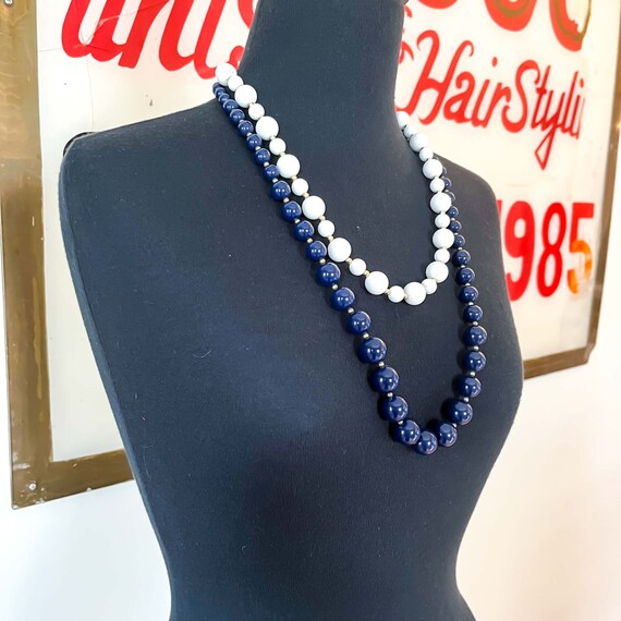 Vintage Navy Blue Plastic Beaded Necklace : Navy … - image 4