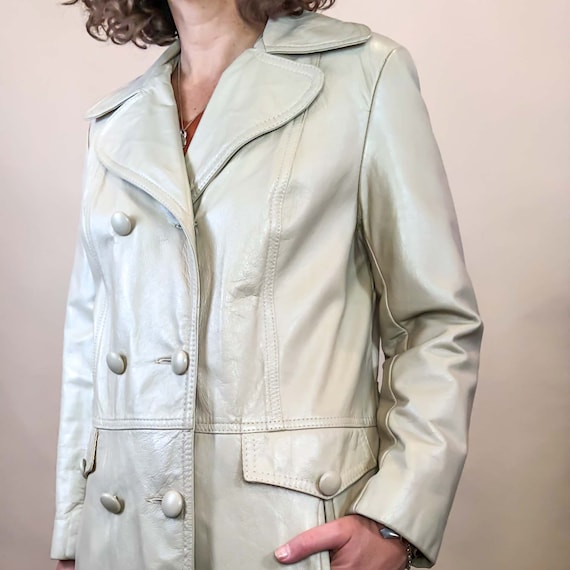 Vintage Ivory Leather Trench Coat : Medium Petite