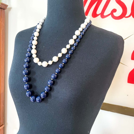 Vintage Navy Blue Plastic Beaded Necklace : Navy … - image 2