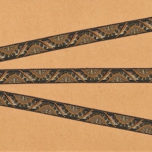 Cinta de jacquard GEOMÉTRICA B-26-E con borde de poliéster de 1/2" de ancho (13 mm) RARO Fabricado en Francia, diseño de "olas" en verde oliva, beige y negro con puntos verdes