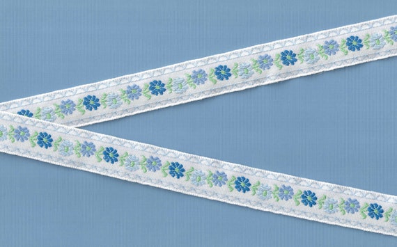 FLORAL D-16-D Jacquard Ribbon Cotton Trim 3/4" wide (20mm) VINTAGE, White with 3 Shades of Blue Flowers, Pale Green Accents