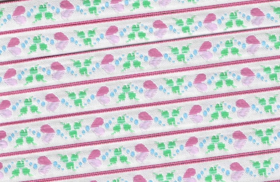 HEARTS/FLOWERS B-12-B Jacquard Ribbon Poly Trim, 1/2" Wide (13mm) White w/Pink Variegated Hearts, Blue Accents, Green Leaves