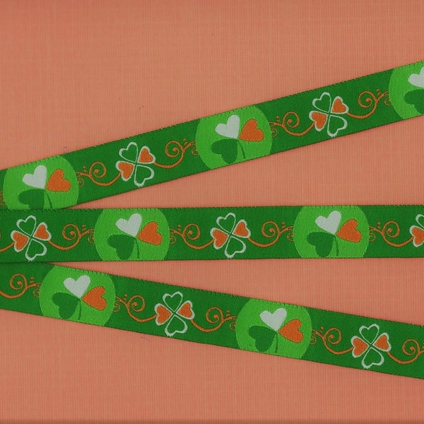 VACANCES/St. Patrick's C-07-A ruban jacquard bordure en poly 5/8" de large (16 mm) fond vert avec trèfles et coeurs, par mètre