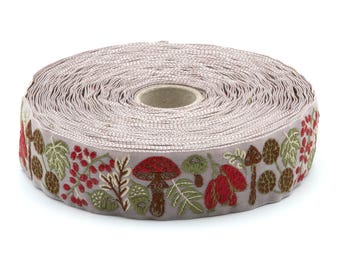 Nastro Jacquard KAFKA F-19/05 in cotone biologico, larghezza 1" (25 mm), colore rosa-beige con funghi, foglie e frutti autunnali