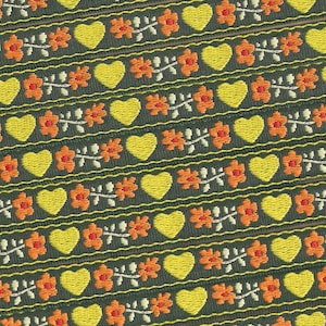COEURS/FLEURS C-02-B Ruban Jacquard Bordure en coton 5/8" de large (16 mm) Fabriqué en France, vert avec coeurs jaunes, fleurs oranges et rouges, feuilles vertes