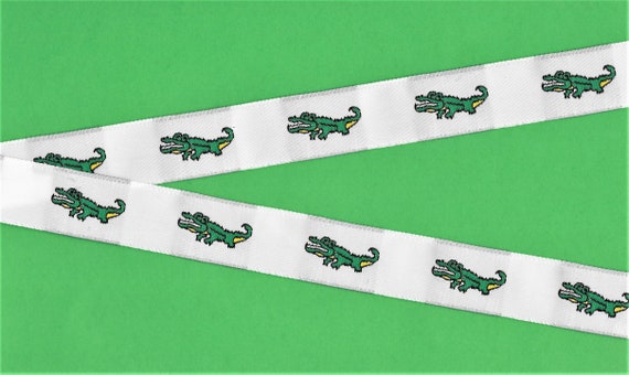 ANIMALS/Water E-01-A Jacquard Ribbon Poly Trim 7/8" Wide (22mm) White w/Green Alligators & Yellow Accents, Patches Appliques