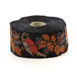 KAFKA H-12/07 Ruban Jacquard Bordure en coton biologique 1-1/2" de large (38 mm) Marron avec mésanges orange/havane/rouille, fleurs de cerisier gris