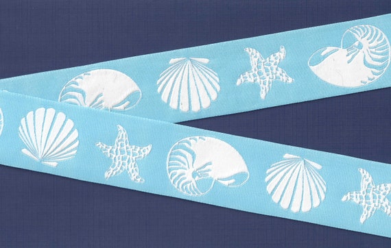 NOVELTY/Beach H-09-C Jacquard Ribbon Poly Trim 1-1/2" Wide (38mm) REVERSIBLE Sky Blue Background w/Large White Shells, Per Yard