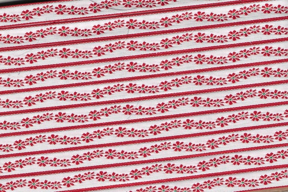 FLORAL A-09-B Jacquard Ribbon Poly Trim 3/8" wide (9mm) Made in France, White w/Red Daisies