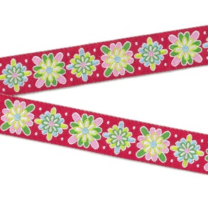 Cinta de poliéster con ribete de jacquard HOLIDAY E-29-C de 7/8" de ancho (22 mm) de Dena Designs, motivo Holiday en rojo con detalles en rosa, azul, verde y lima