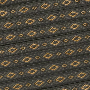 Cinta de poliéster con borde de jacquard GEOMÉTRICO A-22-A de 7/16" de ancho (10 mm) RARO Fabricado en Francia, diseño de diamantes en negro con marrón, gris topo y amarillo dorado