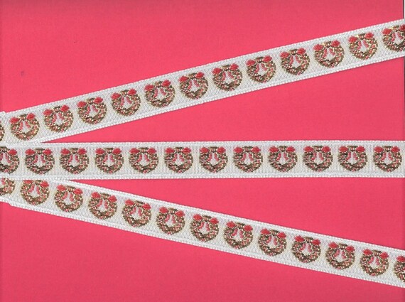 HOLIDAY C-18-B Jacquard Ribbon Poly Trim 5/8" Wide (16mm) VINTAGE White w/Gold Metallic Wreaths Red Bows & Berries, Per Yard