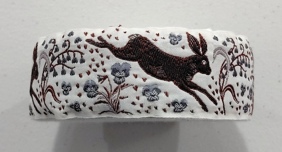 KAFKA H-27/07 Jacquard Ribbon Organic Cotton Trim 1+1/2" wide (38mm) Ivory w/Brown Jackrabbits