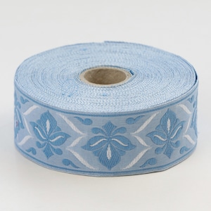 Cinta de jacquard tejida de algodón orgánico KAFKA G-24/04 de 1-1/4" de ancho (32 mm) "French Lily" en tonos de azul y blanco, "Something Blue" para novias