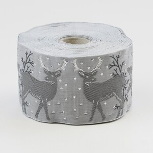 KAFKA K-07/01 Ruban jacquard en coton biologique tissé 50 mm (2 po.) de large, gris/argent renne et flocons de neige avec touches d'argent métallique