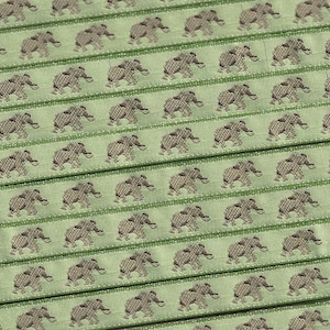 ANIMALES/Vida salvaje A-01-B Cinta de jacquard con ribete de poliéster de 3/8" de ancho (9 mm) VINTAGE Fabricada en Francia Elefantes tostados Detalles marrones sobre verde pálido