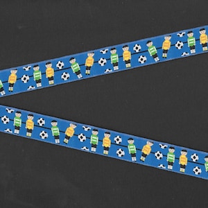 NOVEDAD/Deportes D-01-C Cinta de jacquard con ribete de poliéster de 3/4" de ancho (20 mm) Fabricada en Francia, azul con jugadores y pelotas de fútbol estilo futbolín, cortada a medida