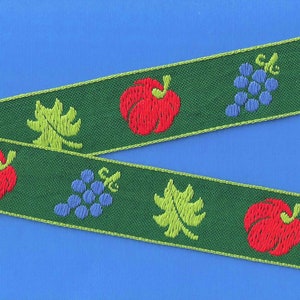 NOUVEAUTÉ/Fruit G-02-A Ruban jacquard en coton, 1-3/8" de large (34 mm) VINTAGE, motifs d'automne, citrouilles, raisins et feuilles sur fond vert, par mètre