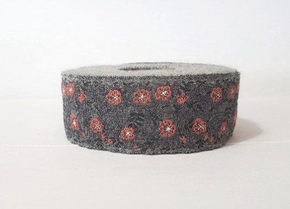 KAFKA F-02/14 Jacquard Ribbon Woven Organic Cotton Trim 1" wide (25mm) Gray w/Rust & White Wild Roses, Gray/Black Leaves