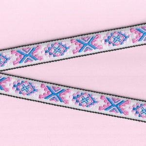 Cinta de poliéster con ribete de jacquard NATIVE AMERICAN E-01-P de 7/8" de ancho (22 mm), borde blanco y negro, motivo "X" rosa, rosa chicle y azul