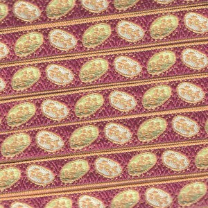 Cinta de jacquard FLORAL B-09-A con ribete de poliéster tejido de 1/2" de ancho (13 mm) de Francia, diseño de medallón floral en dorado mostaza/burdeos/verde