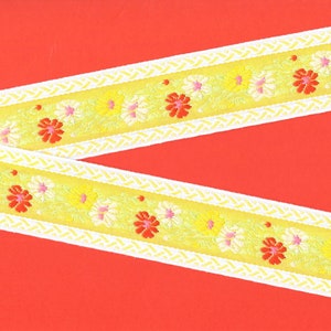 FLORAL G-31-A Jacquard Band Poly Trim 1-1 / 4 &quot;breit (32 mm) Gelb mit weißen Rändern, Orange, Gelb und weißen Blumen, Limettenblätter
